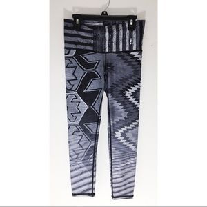 Niyama Sol Wanderlust Crop leggings, size Medium